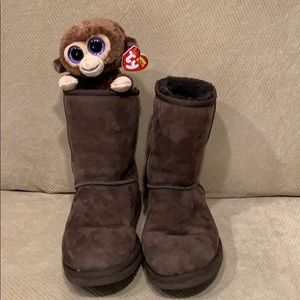 UGG Classic short size 6